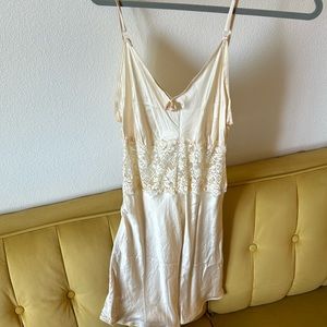 Vintage Victoria’s Secret silk slip dress 💌